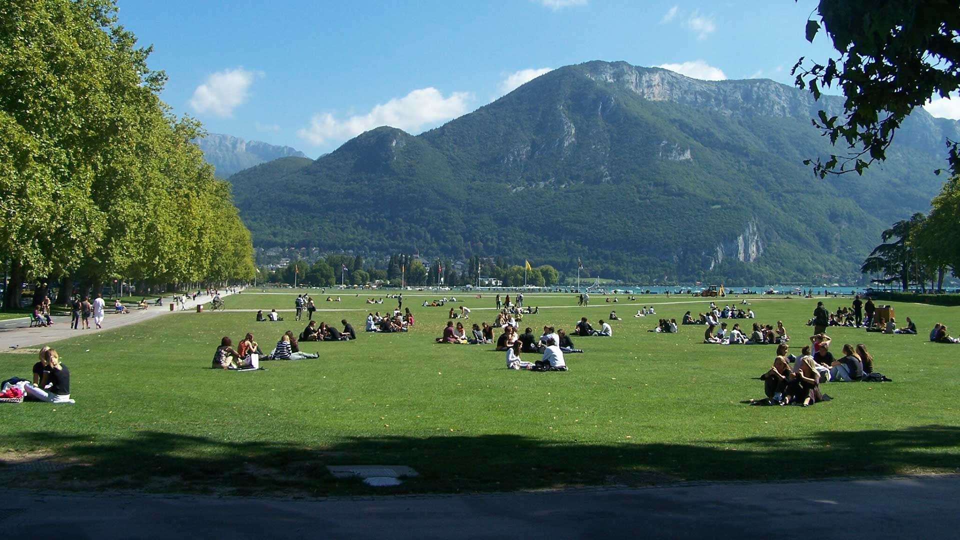 Photo du Pâquier en été